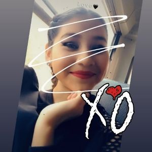 Meet your Posher, Elizabeth